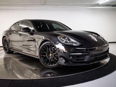 Certified 2023 Porsche Panamera 4 Platinum Edition AWD/4WD image 9
