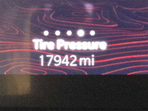 Used 2024 Jeep Grand Cherokee Laredo image 25