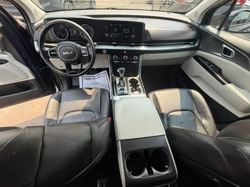 Used 2022 Kia Carnival LX FWD image 14