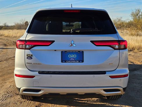 Used 2023 Mitsubishi Outlander SE image 6