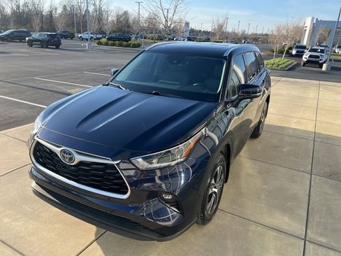 Used 2021 Toyota Highlander XLE image 11