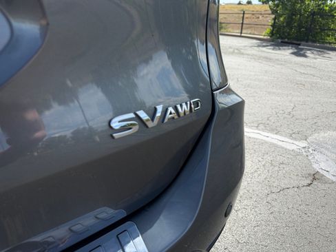 Used 2019 Nissan Rogue SV AWD/4WD image 23