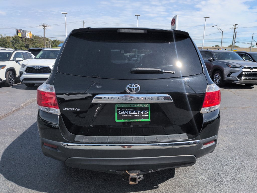 Used 2013 Toyota Highlander FWD w/ Cold Weather Pkg image 4