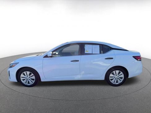 Used 2025 Nissan Sentra S image 9