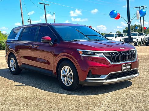 Used 2024 Kia Carnival LX image 10