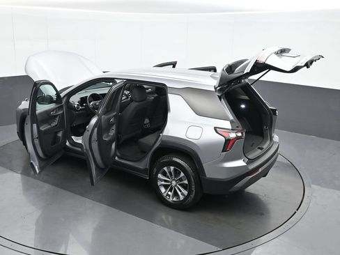 Used 2026 Chevrolet Equinox LT AWD/4WD image 38