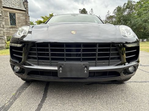 Used 2018 Porsche Macan AWD/4WD image 22