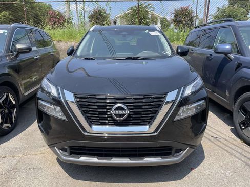 Used 2023 Nissan Rogue SL w/ SL Premium Package FWD image 2