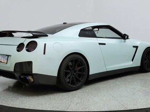 Used 2010 Nissan GT-R Premium image 5