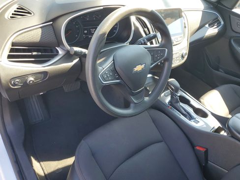 Used 2024 Chevrolet Malibu LT image 12