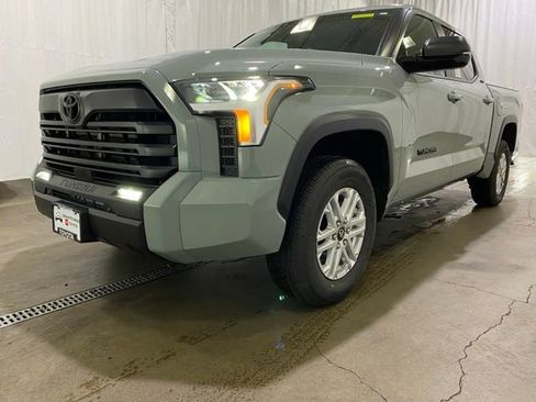 New 2026 Toyota Tundra SR5 w/ SR5 Premium Package AWD/4WD image 23