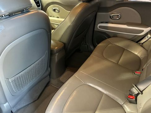 Used 2019 Kia Soul EV + FWD image 5