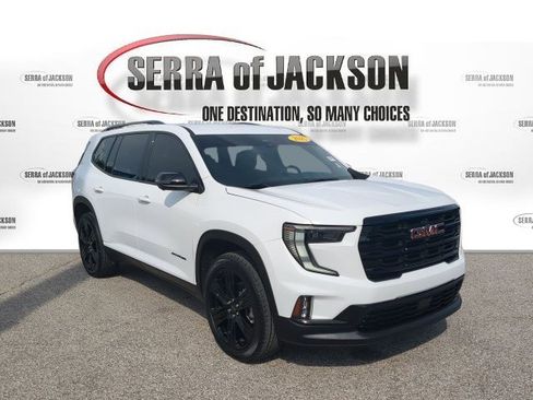 Used 2025 GMC Acadia Elevation w/ Elevation Premium Package FWD image 2