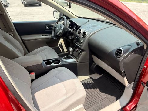 Used 2015 Nissan Rogue S w/ Convenience Package AWD/4WD image 10