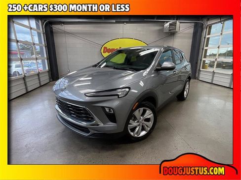 Used 2024 Buick Encore GX Preferred FWD image 1