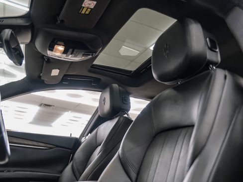 Used 2018 Maserati Ghibli S image 31