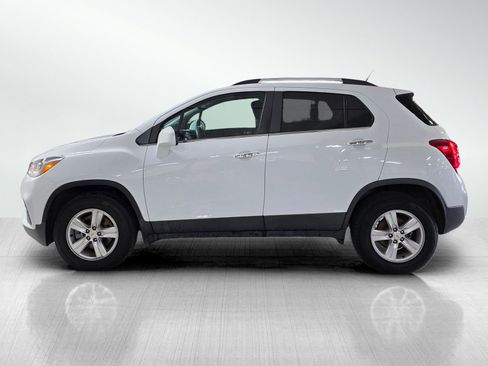 Used 2017 Chevrolet Trax LT w/ LT Convenience Package image 4
