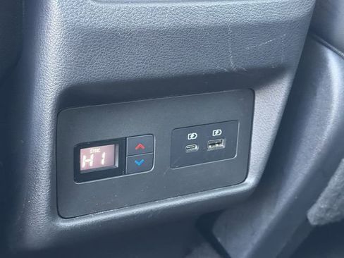 Used 2022 Nissan Rogue SL w/ SL Premium Package image 23