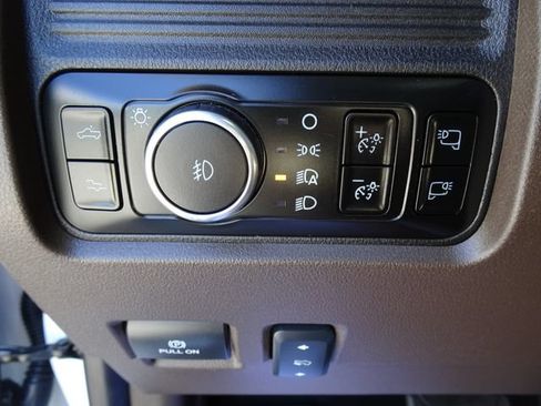 Used 2025 Ford F250 King Ranch w/ Chrome Package AWD/4WD image 31