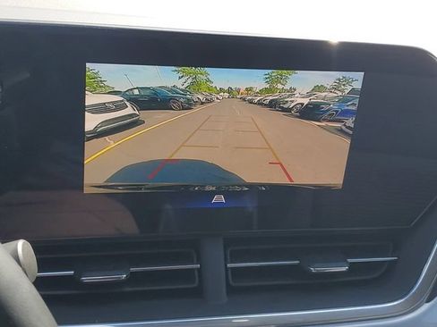 Certified 2024 Chevrolet Trax LT w/ Driver Confidence Package FWD image 25