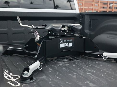 New 2026 RAM 3500 Laramie AWD/4WD image 34