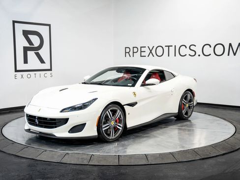 Used 2019 Ferrari Portofino image 6