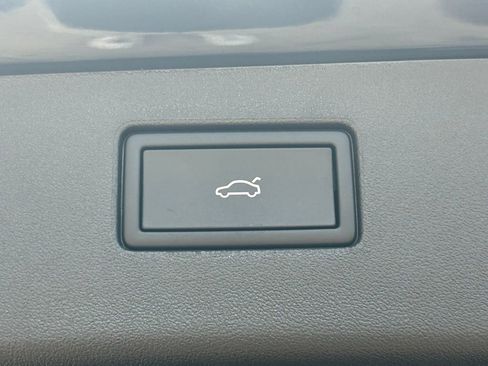 New 2026 Volkswagen Tiguan SE R-Line image 53