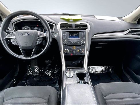 Used 2018 Ford Fusion SE image 7