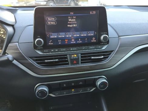 Used 2023 Nissan Altima 2.5 SV image 7