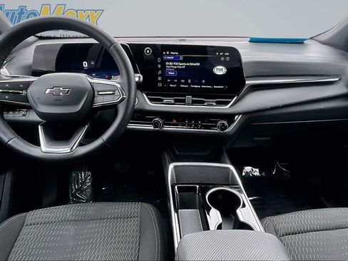 Used 2025 Chevrolet Equinox LT AWD/4WD image 10