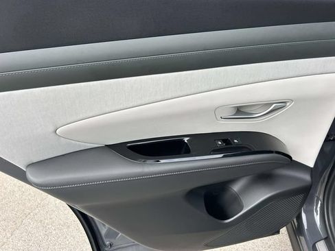 Used 2025 Hyundai Tucson Limited FWD image 19