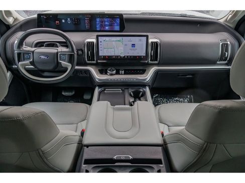 Used 2025 Ford Expedition Max Platinum AWD/4WD image 12