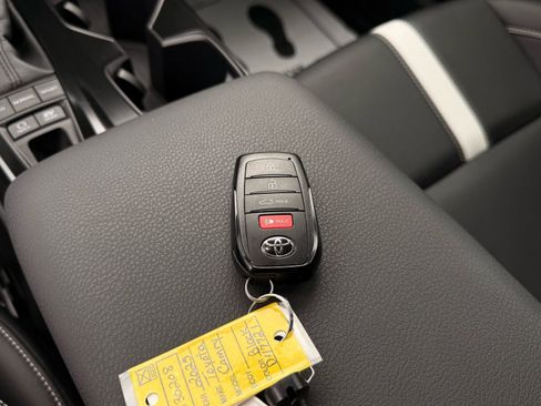 Used 2025 Toyota Camry SE image 50