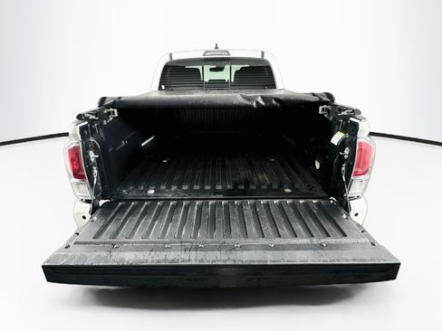 Used 2022 Toyota Tacoma TRD Sport w/ Technology Package RWD image 28