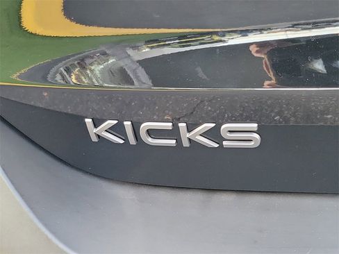 Used 2025 Nissan Kicks SV image 23