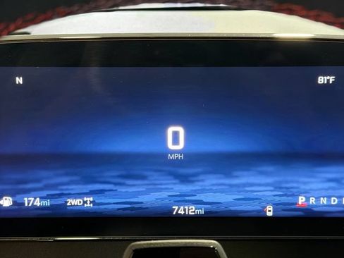 Used 2025 Chevrolet Traverse RS AWD/4WD image 11