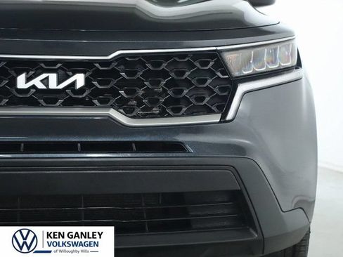 Used 2022 Kia Sorento LX AWD/4WD image 34