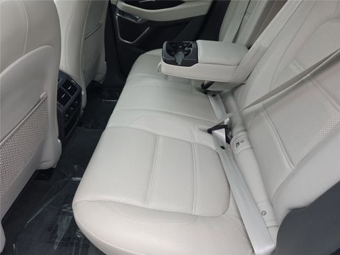 Used 2020 Jaguar E-PACE SE image 16
