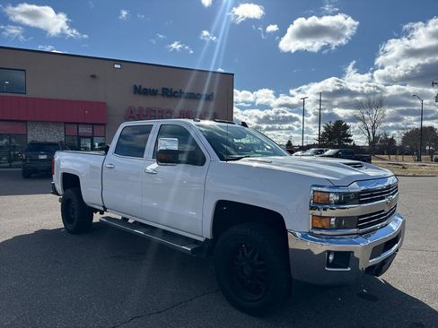 Used 2017 Chevrolet Silverado 2500 LTZ image 11