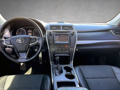 Used 2015 Toyota Camry SE FWD image 8