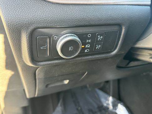 Used 2022 Ford Explorer Limited image 19