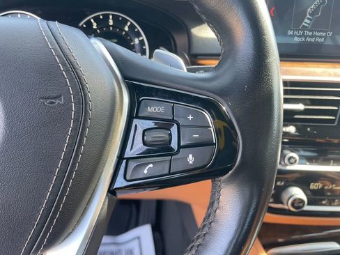 Used 2019 BMW 530i xDrive AWD/4WD image 17