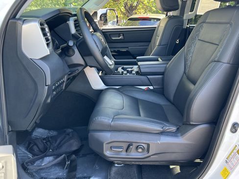 Used 2023 Toyota Tundra Limited AWD/4WD image 12