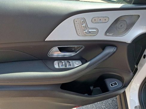 Used 2025 Mercedes-Benz GLS 450 4MATIC image 15