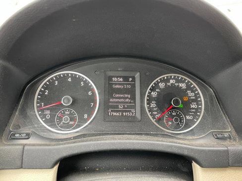 Used 2016 Volkswagen Tiguan S image 39