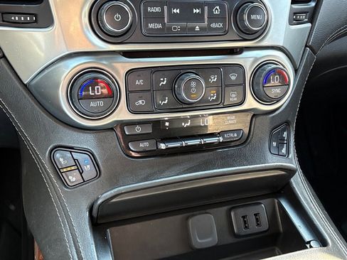 Used 2020 Chevrolet Suburban Premier image 16