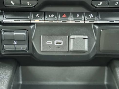 Used 2021 Chevrolet Silverado 1500 LT Trail Boss AWD/4WD image 28