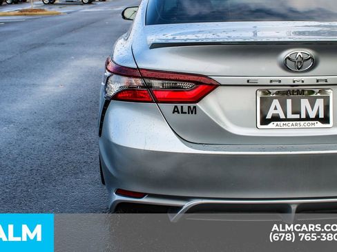 Used 2023 Toyota Camry SE image 13