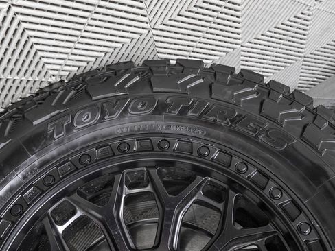 Used 2026 Chevrolet Tahoe RST w/ RST Performance Edition image 37