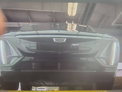 Used 2024 Cadillac Lyriq Sport AWD/4WD image 3